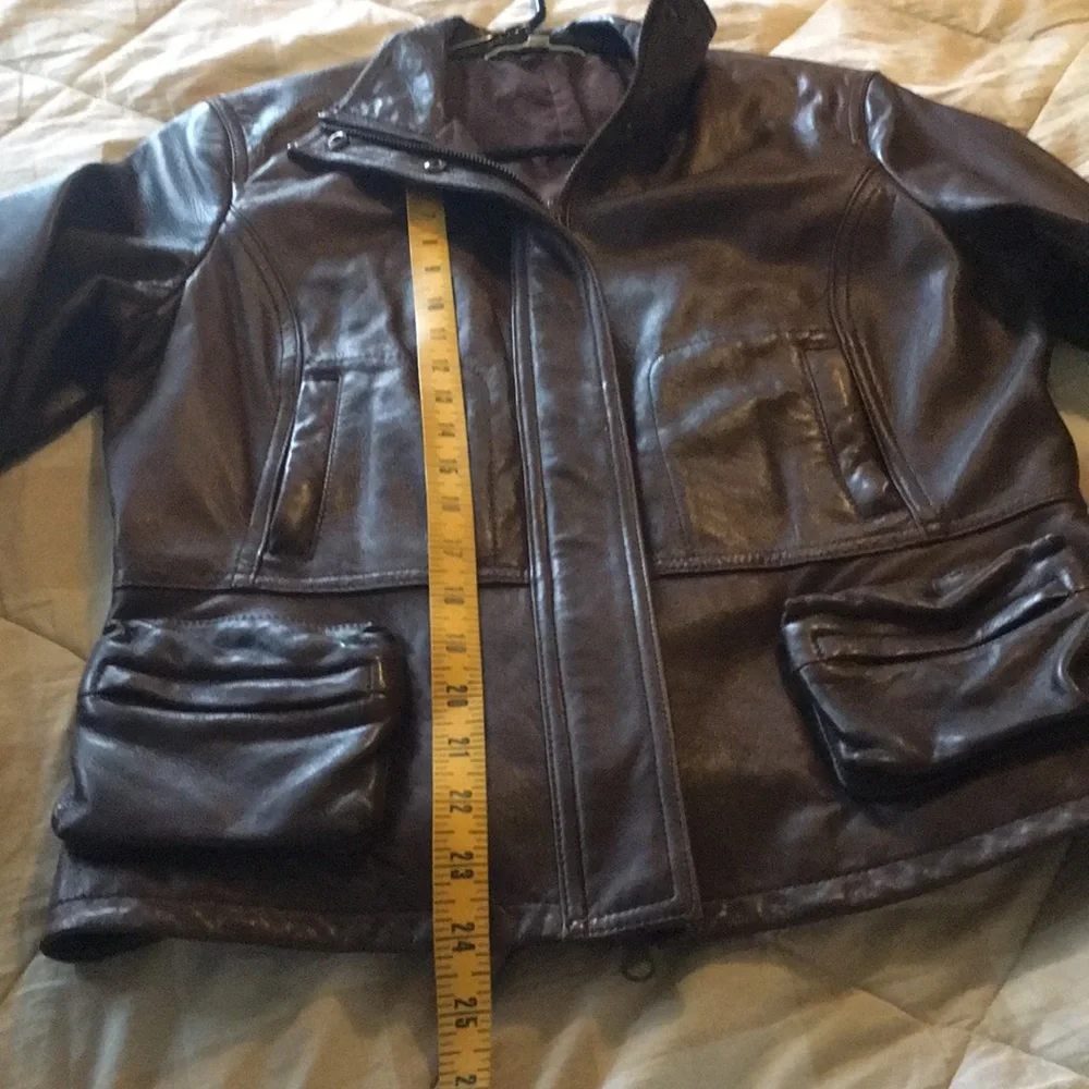 Gianni Bini Buttery Soft Luxurious Tailored Classic leather jacket